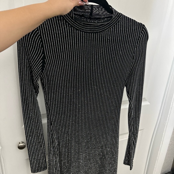 AKIRA Dresses & Skirts - AKIRA Black and White Long Sleeve Dress